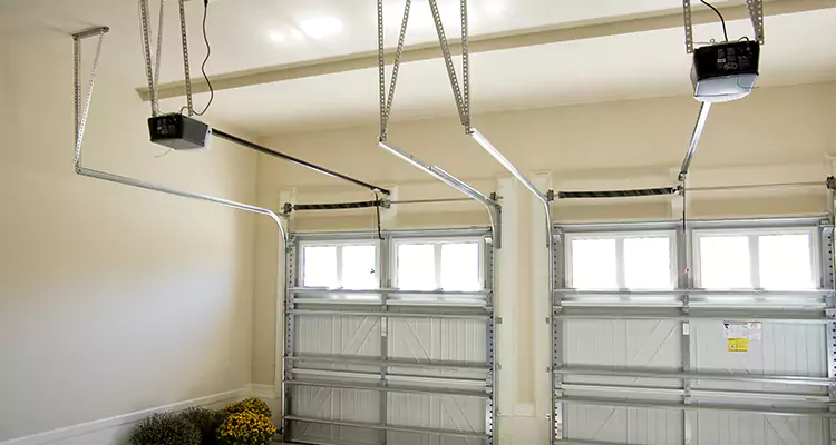 Residential Emergency Garage Door Repair in Clermont, FL