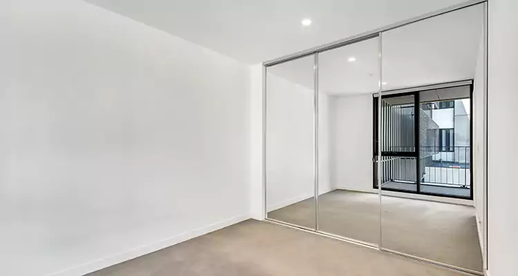 Why Homeowners Choose Us for Sliding Mirror Door Replacement in Clermont, FL